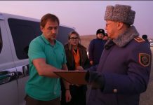 Түркістан облысында 20 жыл бойы жол ережесін бұзбаған жүргізуші марапатталды