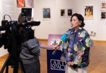 Астанада Анель Базылованың «Мен жаныңдамын» атты дебюттік фотокөрмесі ашылды